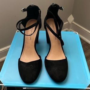 Gently used soft fabric heels for women